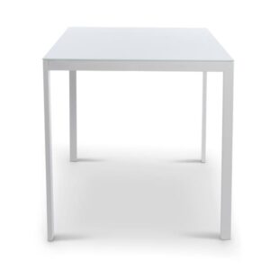 Mesa de comedor cuadrada